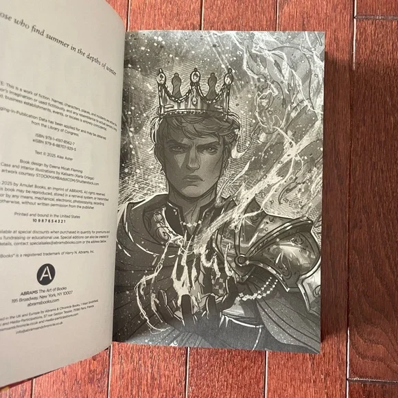 Lightlark Dueling Crowns Edition Book - Picture 7 of 8